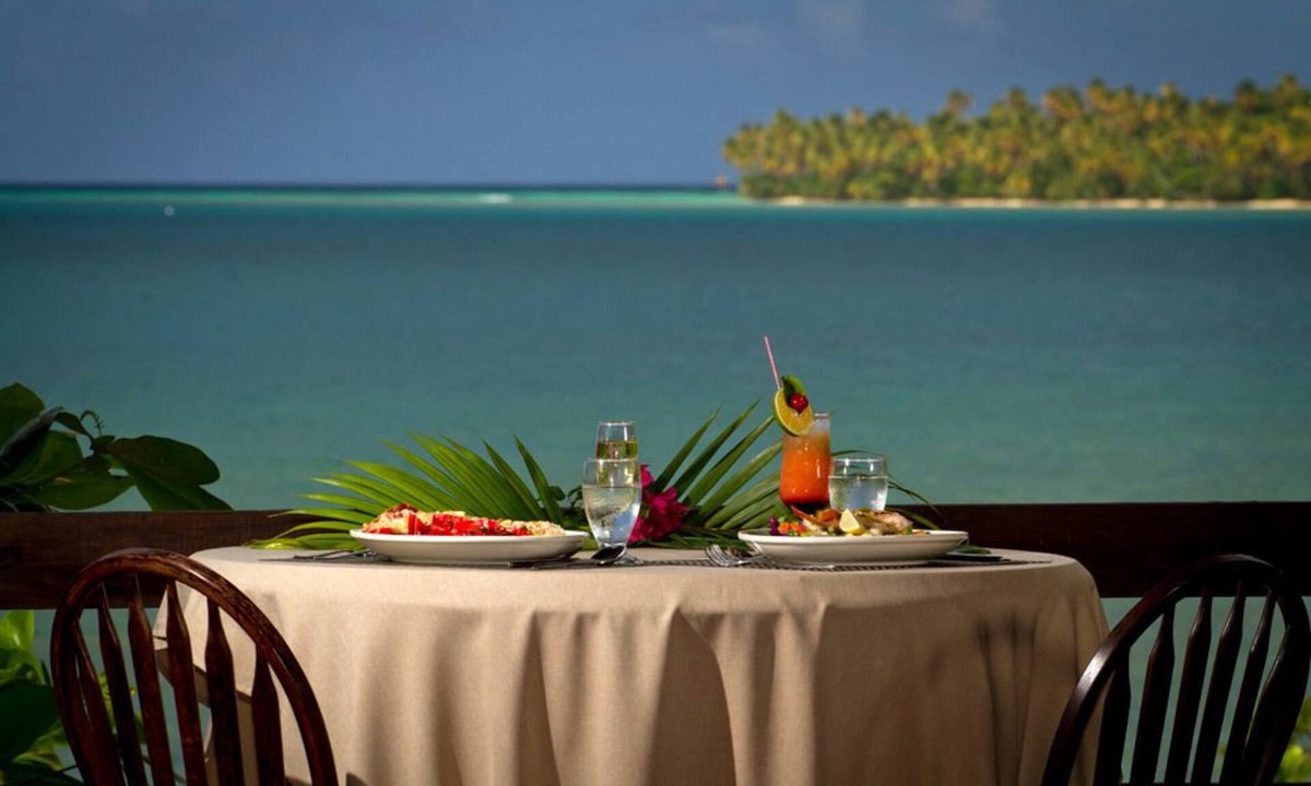 Crown Point Hotel | Sandy Point Village