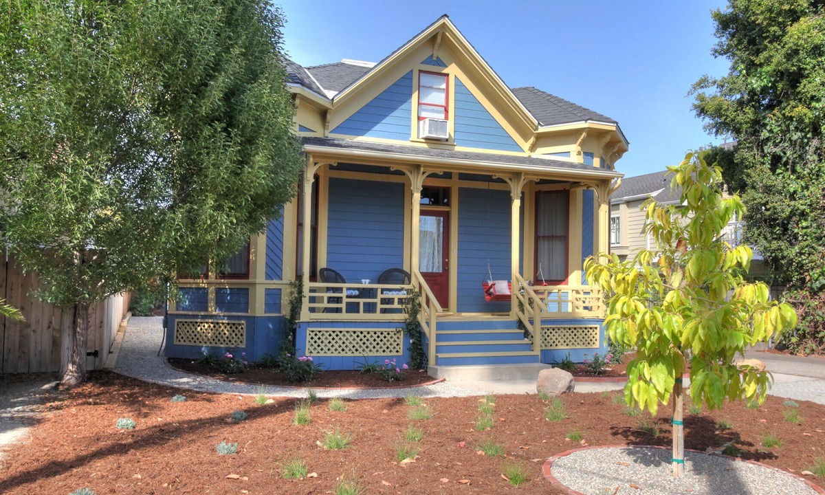 Oak Park House | Santa Barbara Classic - In the Heart of Santa Barbara!
