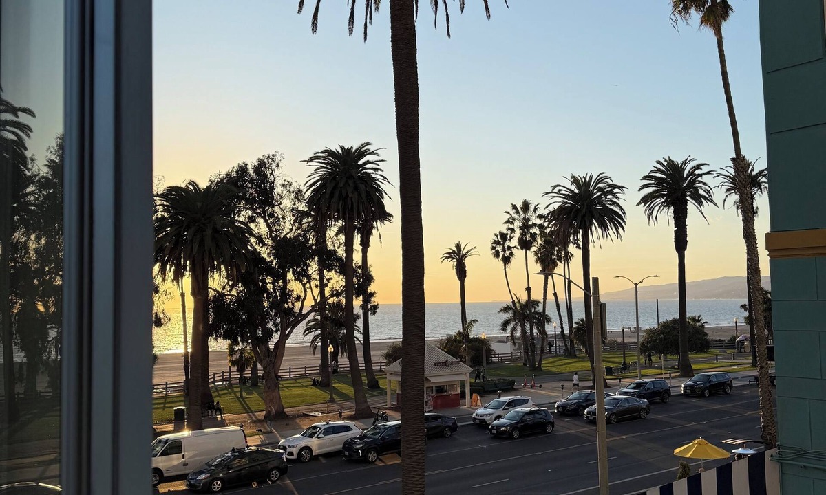 Downtown Bed & Breakfast | Santa Monica Ocean View Suite