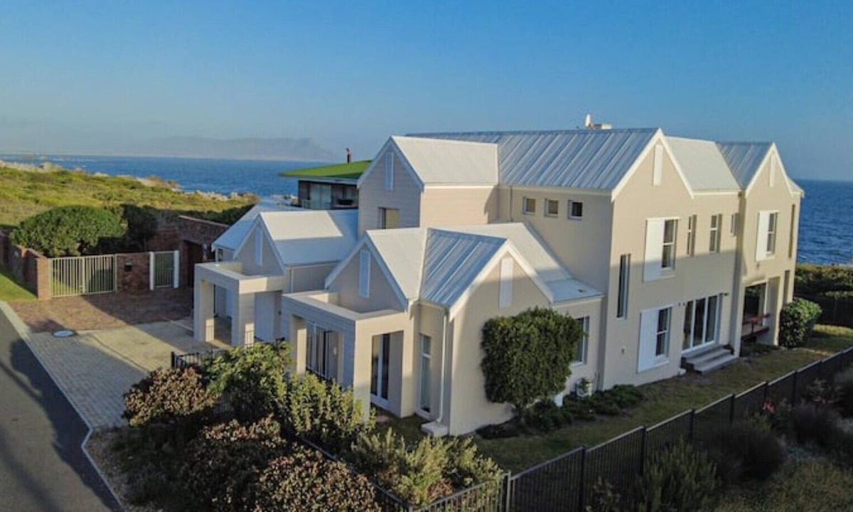 Kleinmond Villa | Seaside Holiday Villa in Kleinmond