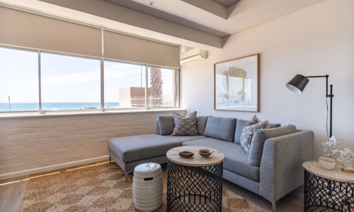 Mouille Point Apartment | Seaside Serenity Studio by HMH