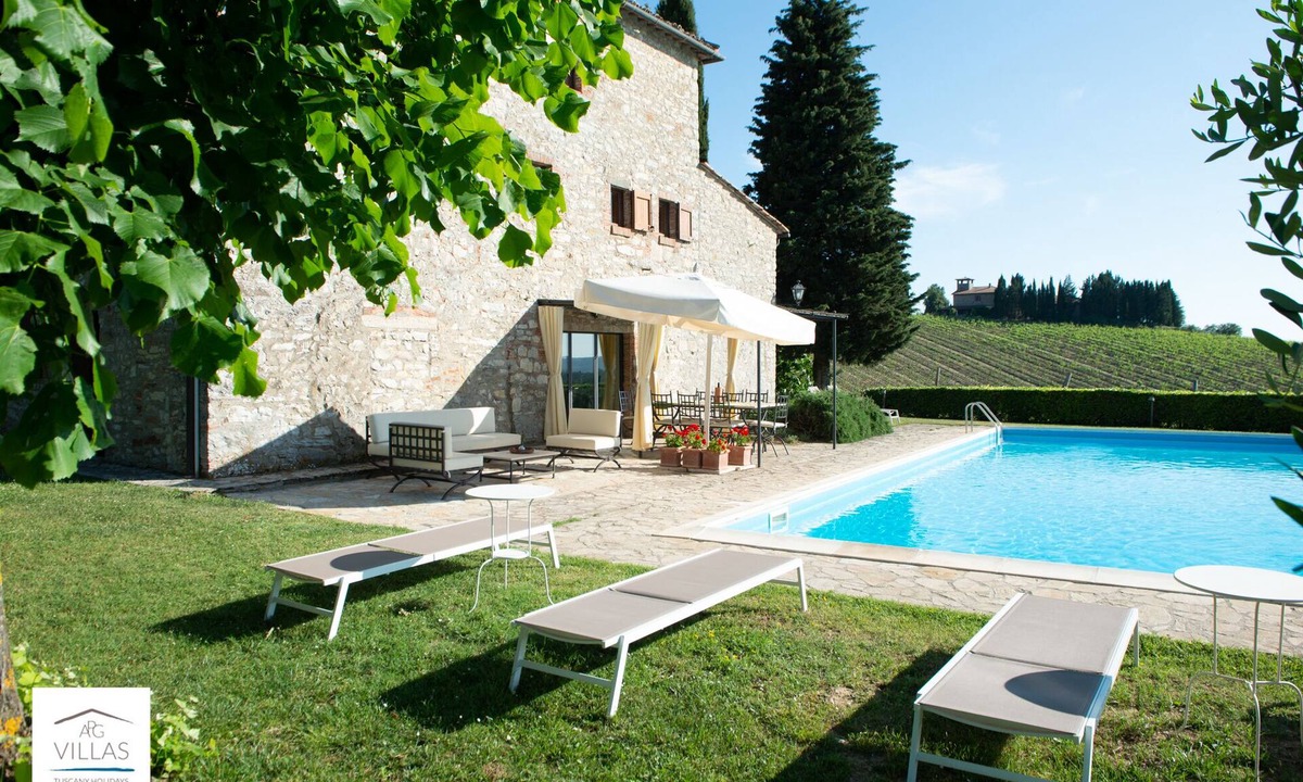 Gaiole in Chianti Villa | Secluded villa between Chianti vineyards, private pool, tennis, large garden