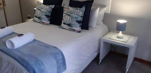 Van Dyks Bay Apartment | Shark Cove Little Cottage