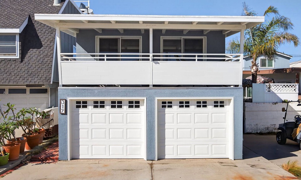 Silver Strand House | Silver Strand Beach Escape. Golf cart and e-bike included.