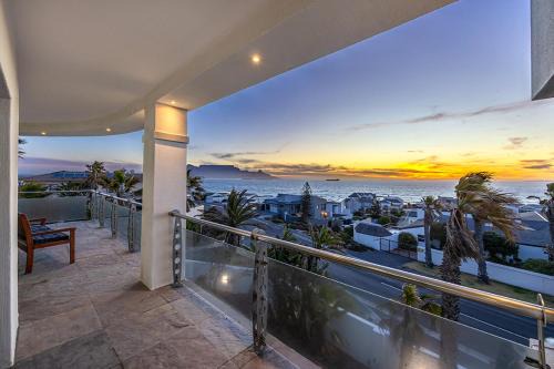 Bloubergstrand Villa | Sir David Baird 22