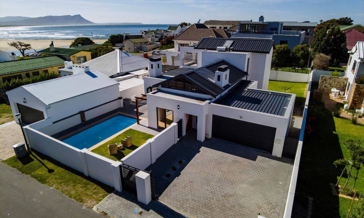 Kleinmond Apartment | Sitari on Sea | Pool | Sea views | Kleinmond