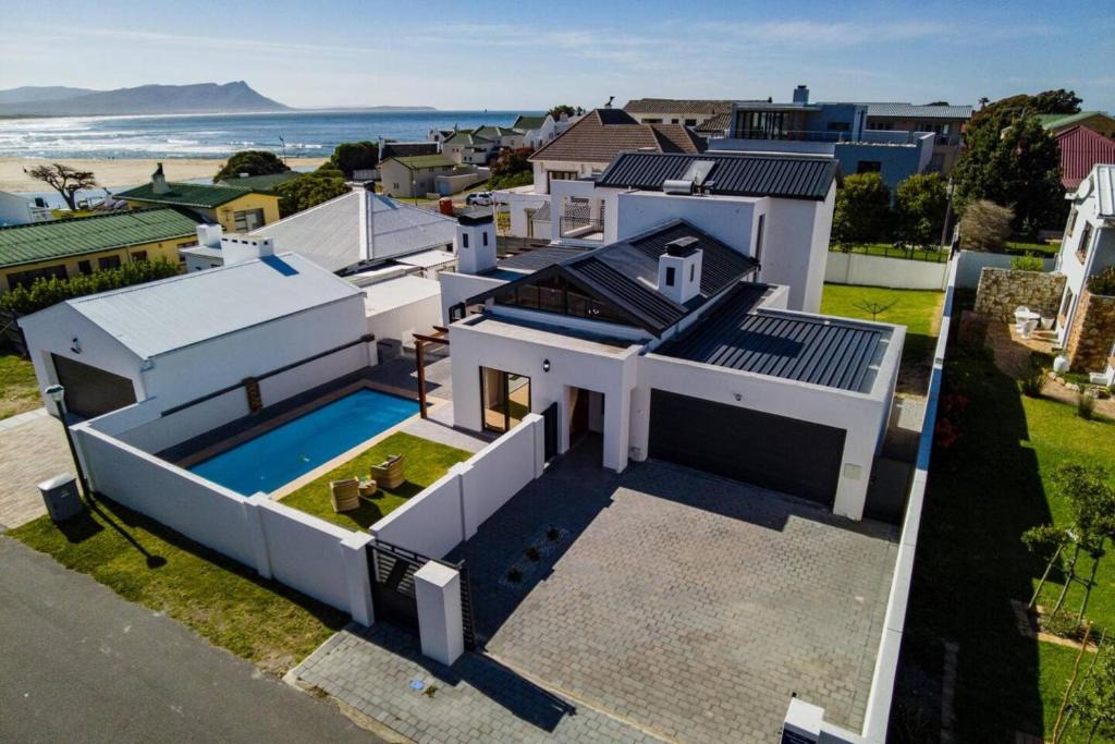 Kleinmond Apartment | Sitari On Sea Pool Sea Views Kleinmond