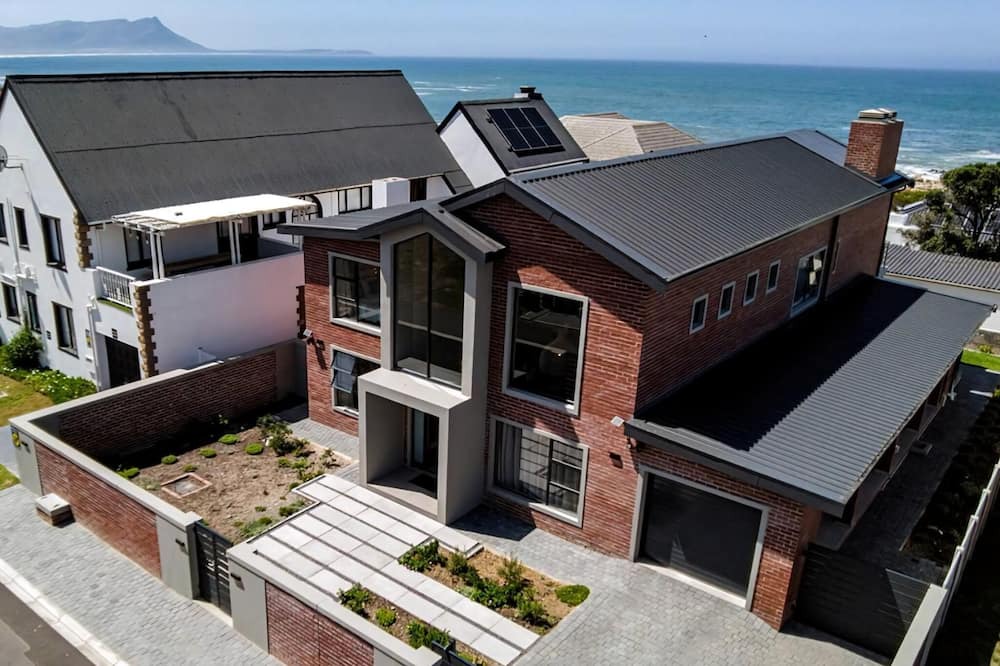 Kleinmond Apartment | Skuinsklip | Elegant Coastal Retreat | Kleinmond Beach | Sea View
