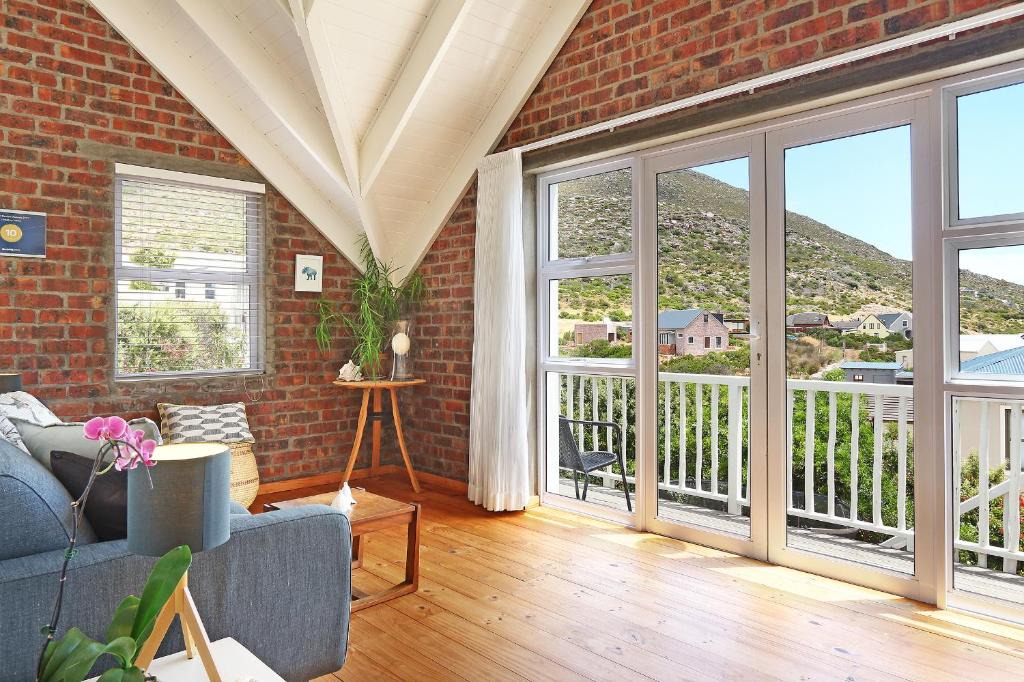 Capri Apartment | Slangkop Views