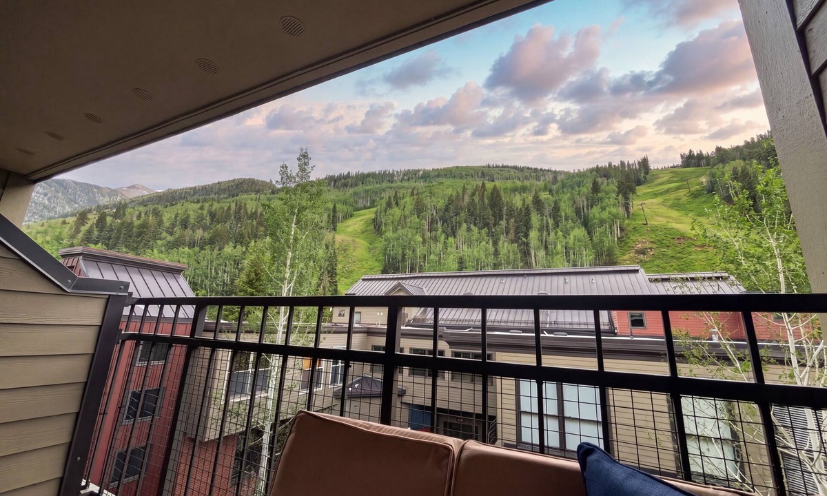Telluride Condo | Slopeside Telluride Studio: Balcony Views of Chair 7 & Walk to Town