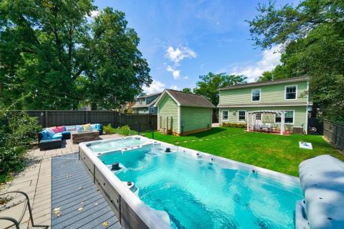 Wilmore House | South End Home Pool Spa Firepit Arcade