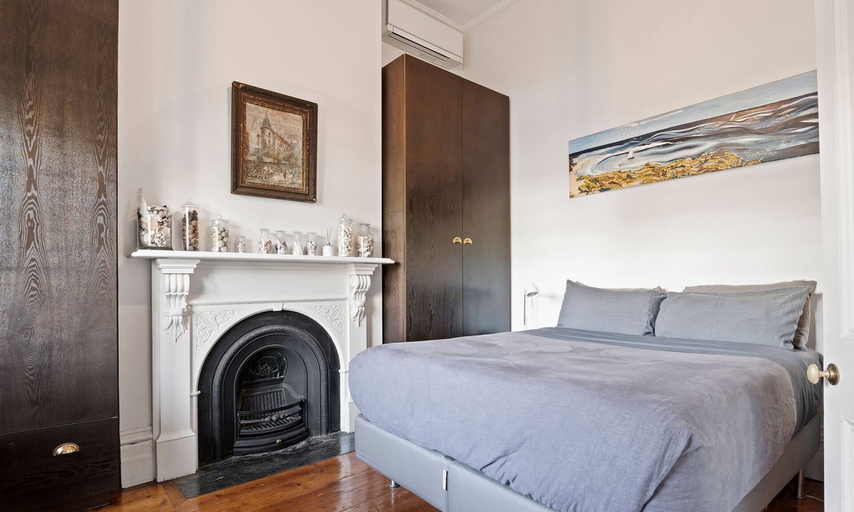 South Melbourne House | South Melbourne terrace house.Short walk to Grand Prix,MSAC,Market,Pet friendly