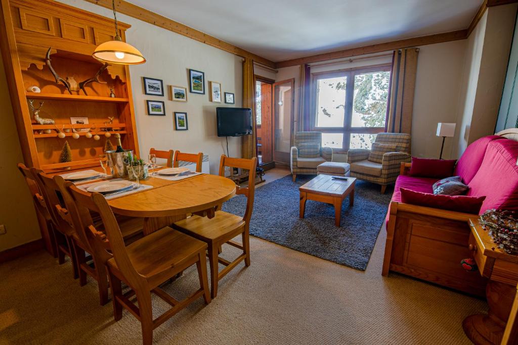 Arc-1950 Apartment | Spacieux appart 4 à 6 pers Résidence de standing Arc1950 skis aux pieds