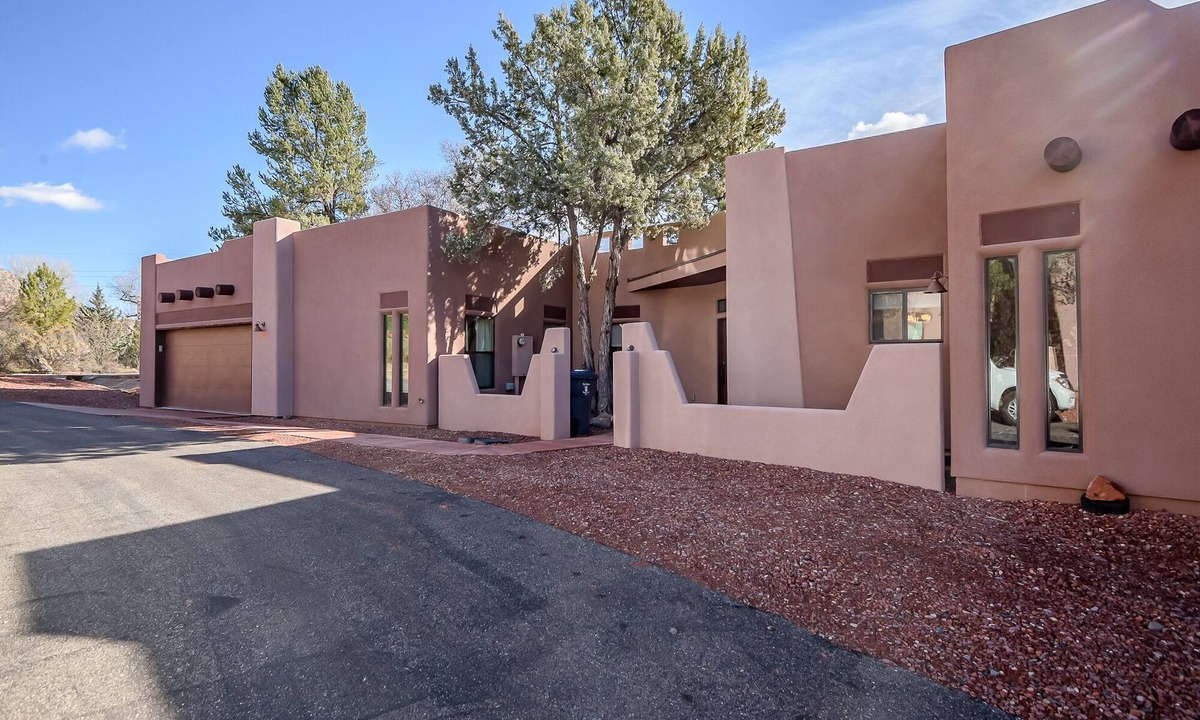 Oak Creek House | Spacious 3BR Sedona villa with forest views, patio, Wi-Fi, and garage.