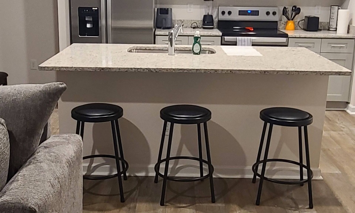 Ruffin House | Spacious 4 bdrm 2.5 ba townhome w/2 car garage in Reedy Fork area of Greensboro