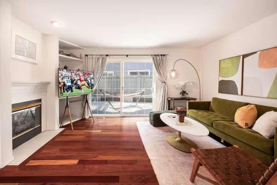 Kingsgate House | Spacious 4BR Kirkland Retreat Games