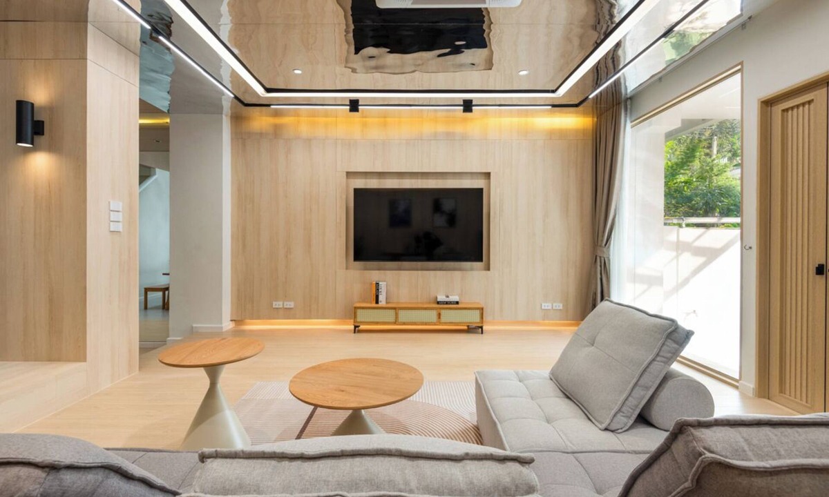 Wattana Villa | Spacious 4BR Muji Home with Loft & Pool in Ekkamai