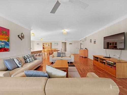 Broulee House | Spacious Broulee Retreat Near Beach