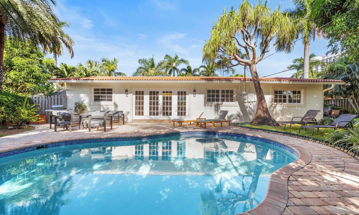Fort Lauderdale Villa | ★ Spacious Modern Coastal Retreat w/Private Pool/30-35 min to FIFA!