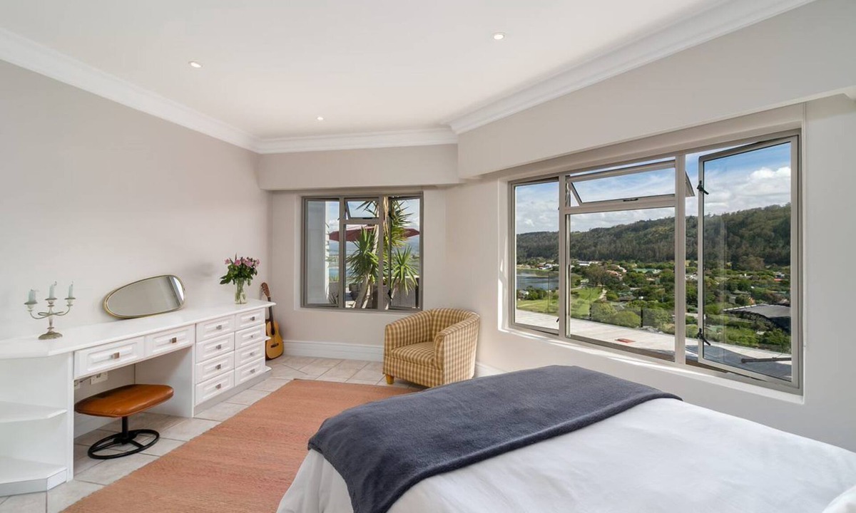 Sedgefield Villa | Spacious villa with amazing views