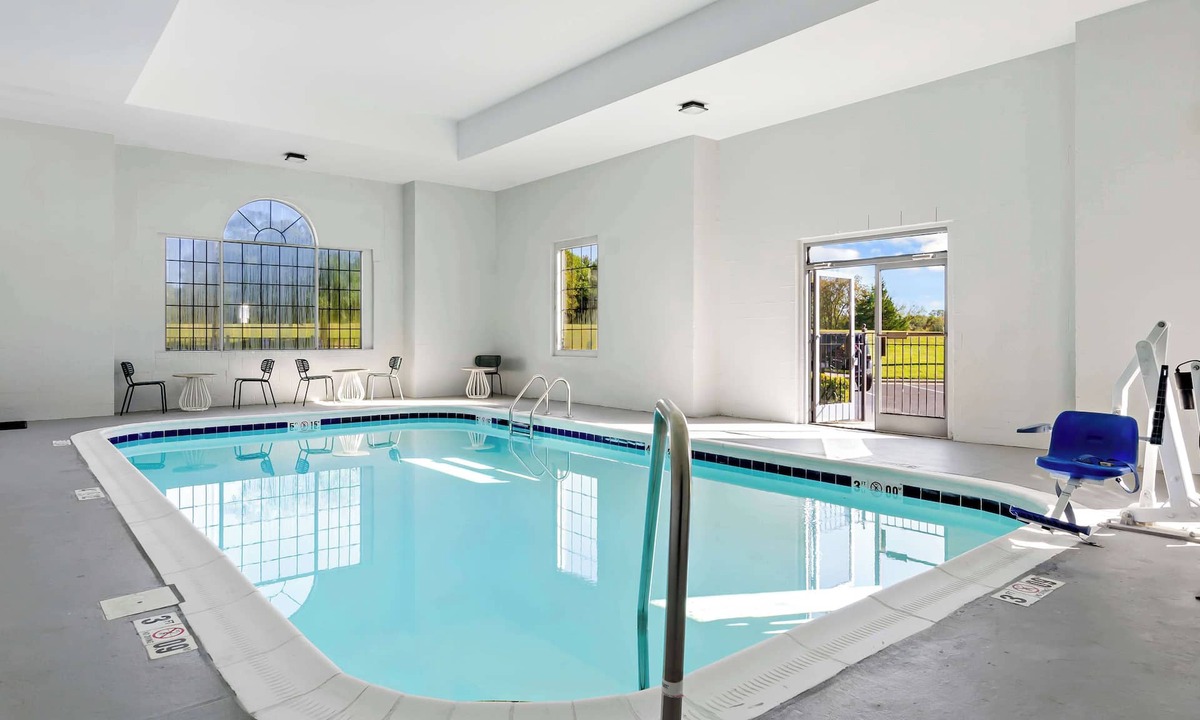 Winston - Salem Hotel | Spark by Hilton Winston-Salem University