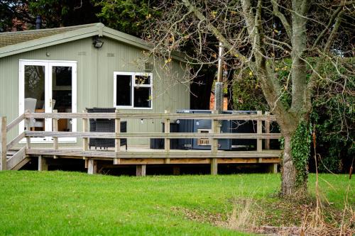 Southam Ski Chalet | SPLASH LEYS a peaceful getaway in beautiful surroundings