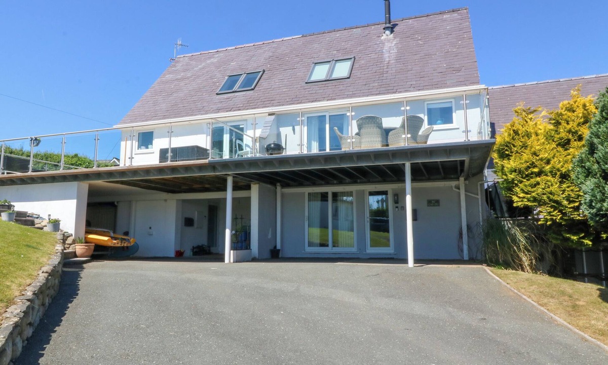 Abersoch House | ST TUDWALS VIEW, pet friendly, country holiday cottage in Abersoch