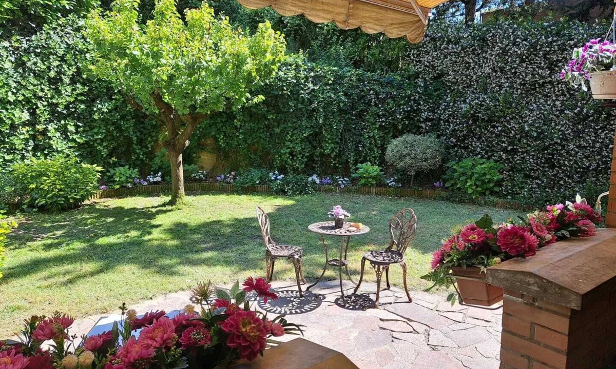 Mercatale Apartment | STATELY APARTMENT, VACATION HOME TRAVEL PAINTINGS, BOLOGNA,