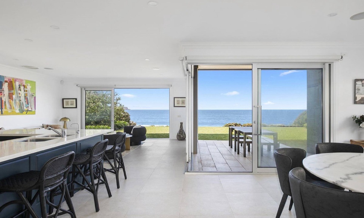 Pearl Beach House | Stay 3 nights, pay 2 this Winter*