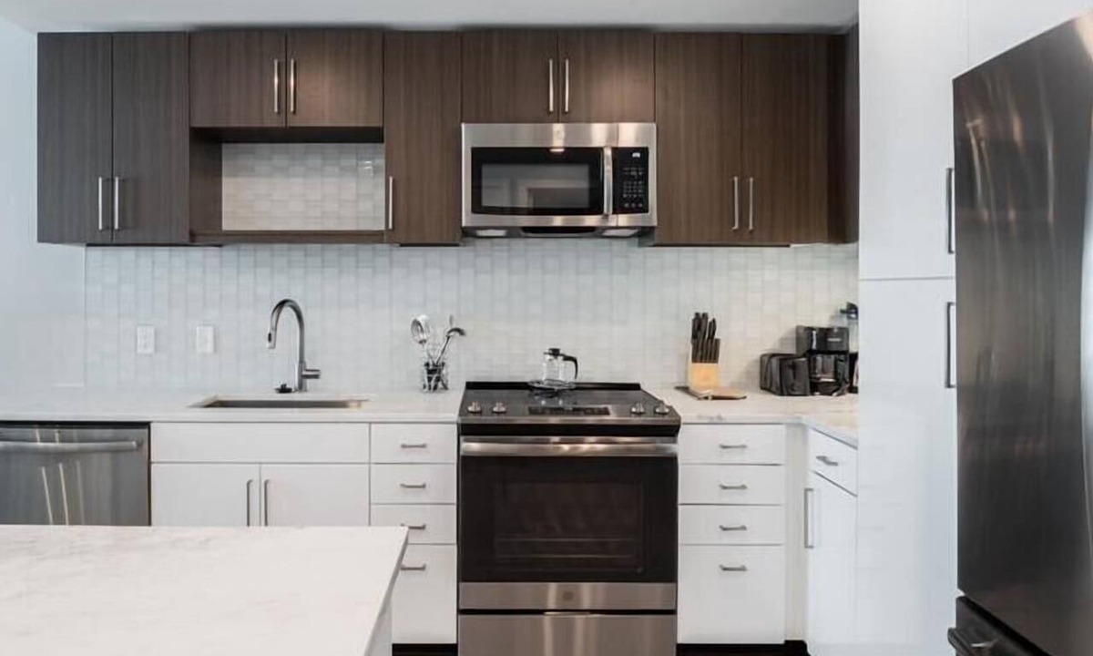 Woodmont Triangle Apartment | Stay near Metro! Kitchen, Pool & Spa | nr Downtown & Parks