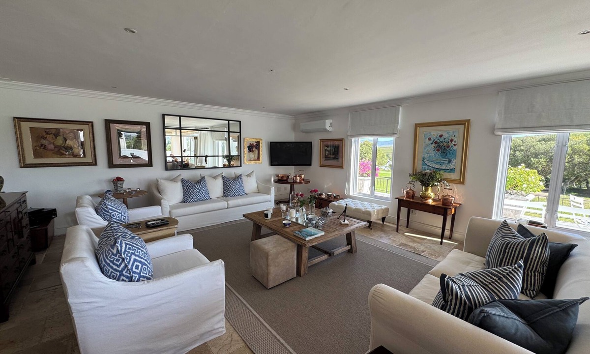 Stellenbosch Villa | Stellenbosch secure living at its finest - Villa in the Winelands