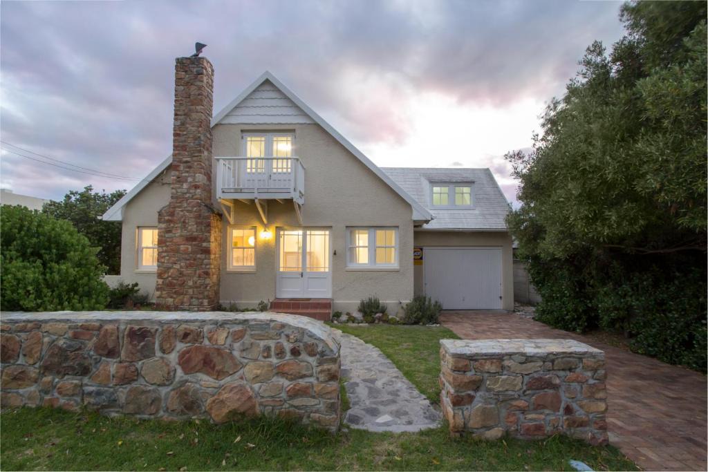 Voelklip House | Stone Chimney Cottage