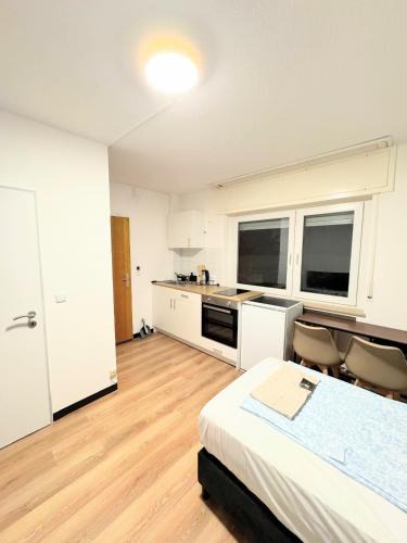Kelsterbach Apartment | Studio Apartment next to Airport