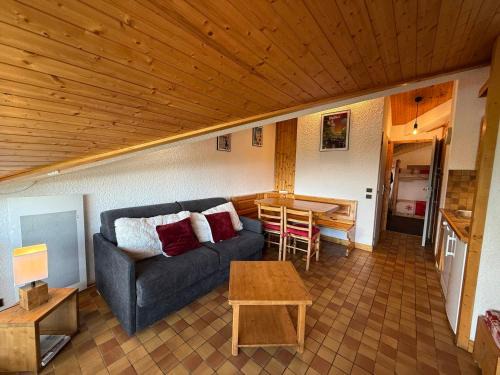 Les Saisies Apartment | Studio cabine Les Saisies - 4 pers, balcon sud, vue montagne - FR-1-293-117