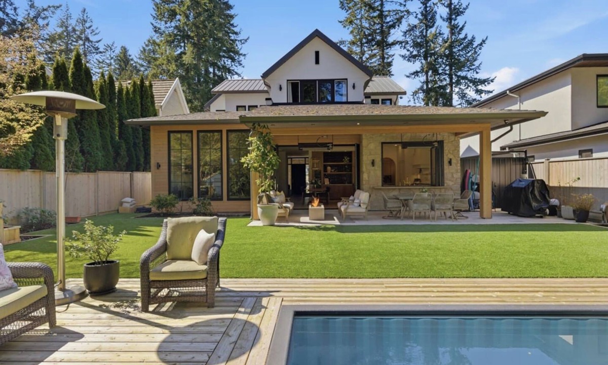 Pemberton Heights House | Stunning North Van Home with Plunge Pool