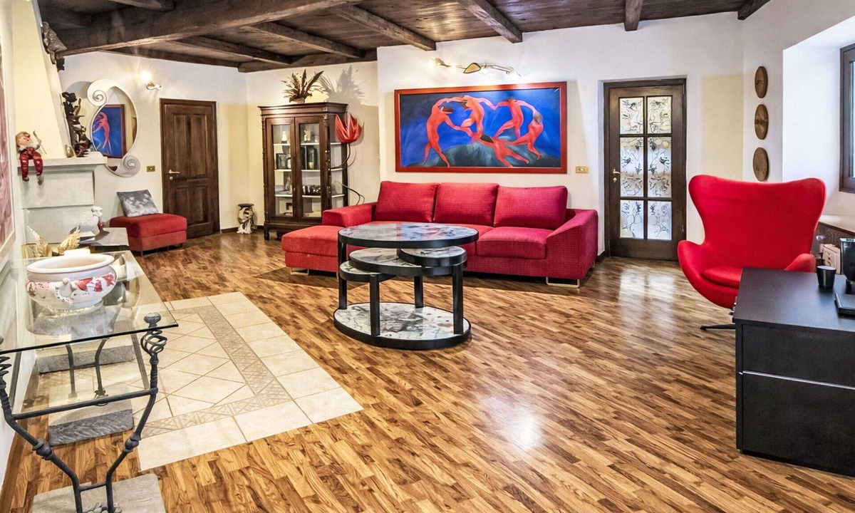 Starda Villa | Stunning private villa for 5 people with WIFI, TV, patio, pets allowed and panoramic view