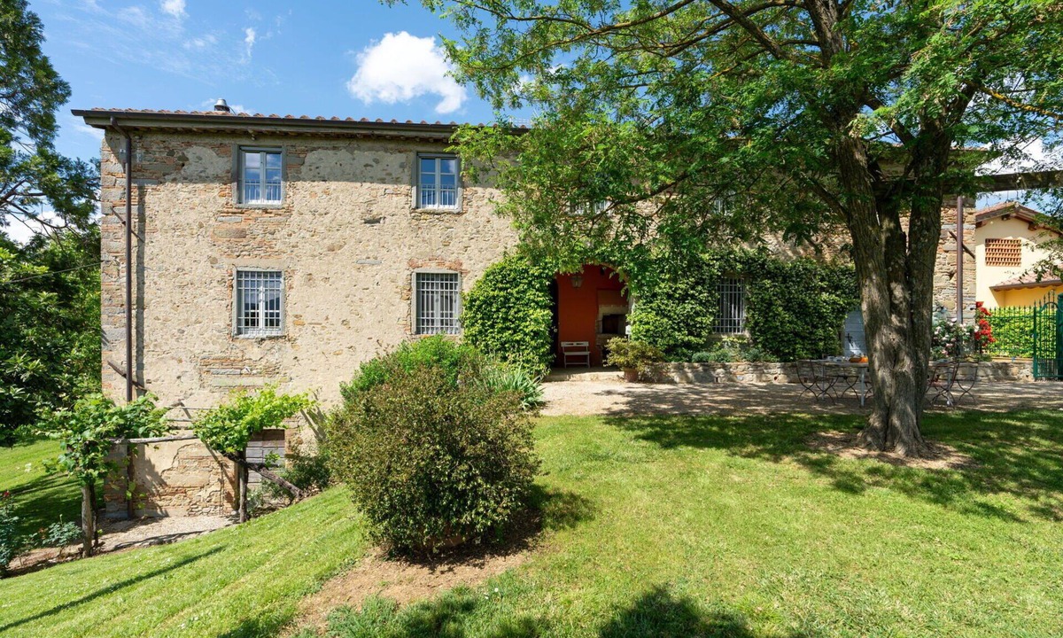 Vicchio Villa | Stunning private villa for 10 guests with TV, pets allowed and panoramic view