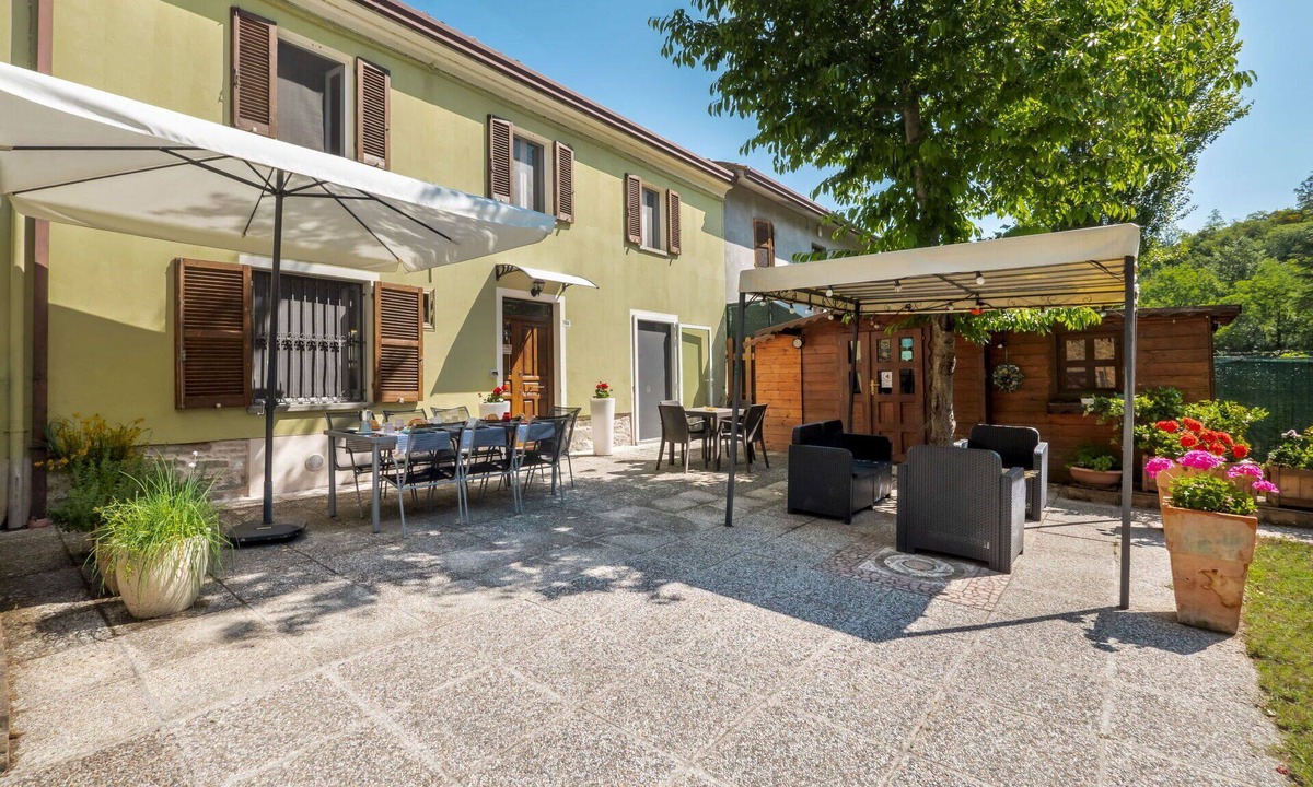 Casinina House | Stunning private villa with private pool, WIFI, hot tub, TV, pets allowed and panoramic view
