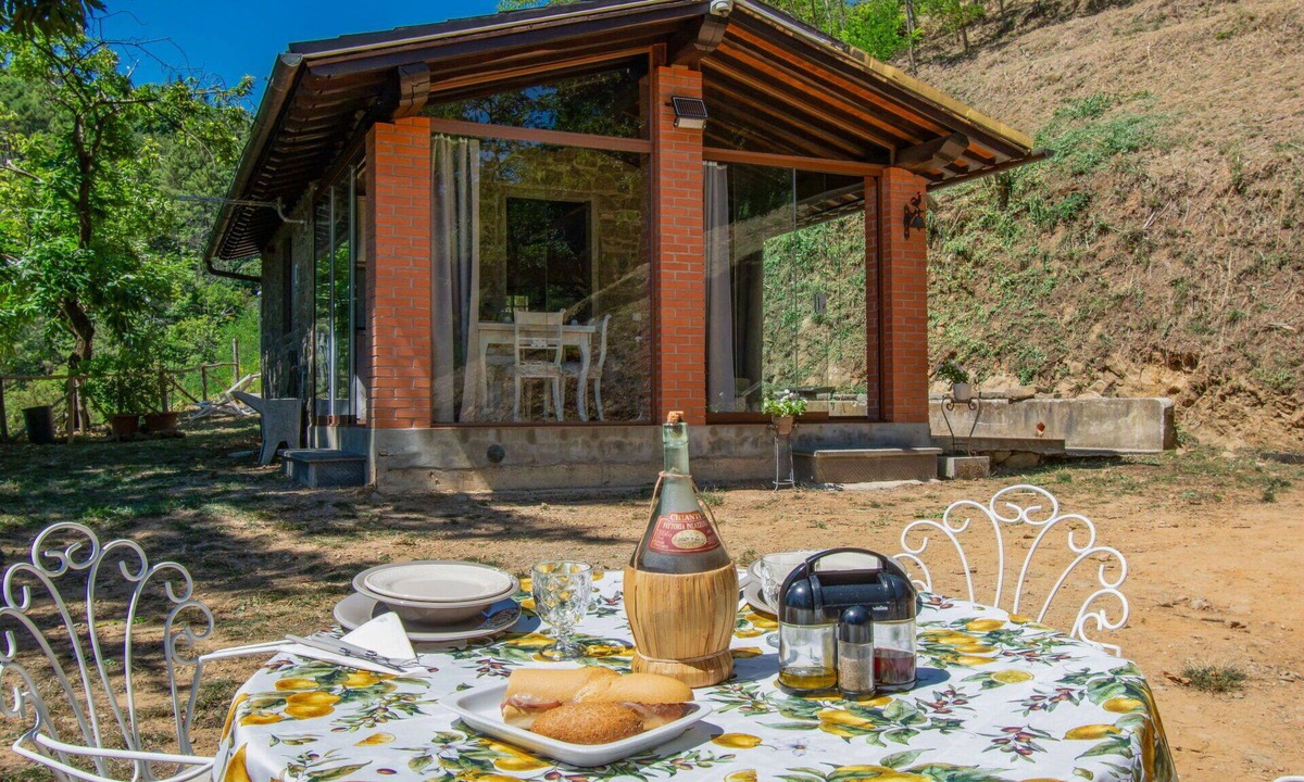 Macchino House | Stunning private villa for 2 people with WIFI, A/C, hot tub, TV, patio and pets allowed