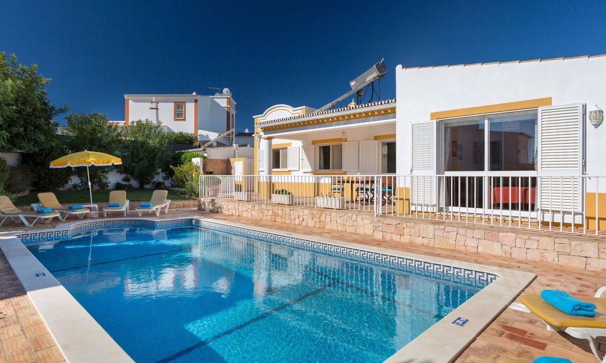 Guia Villa | Stunning private villa for 6 guests with A/C, WIFI, private pool, TV and terrace