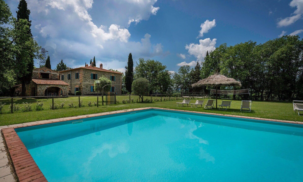 Bucine Villa | Stunning private villa with A/C, WIFI, private pool, patio, pets allowed and panoramic view