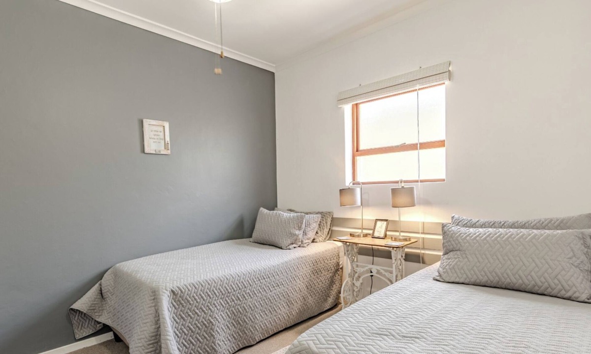 Westcliff Apartment | Stylish 2 bed apartment in Hermanus