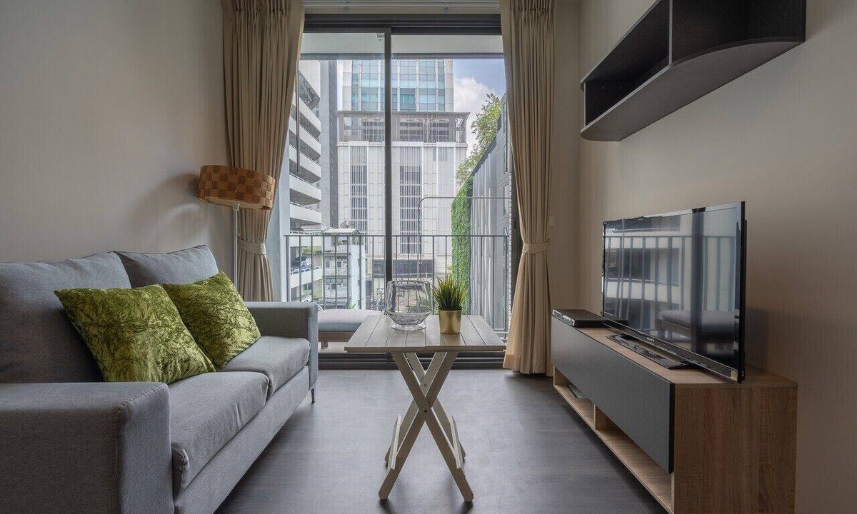 Asoke Condo | Stylish and Modern 1 BR - 3 mins walk to MRT Sukhumvit and BTS Asoke