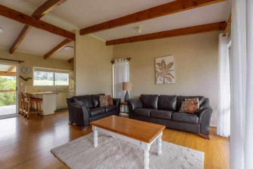 Kioloa House | Summer Beach House - seconds to beach & cafe