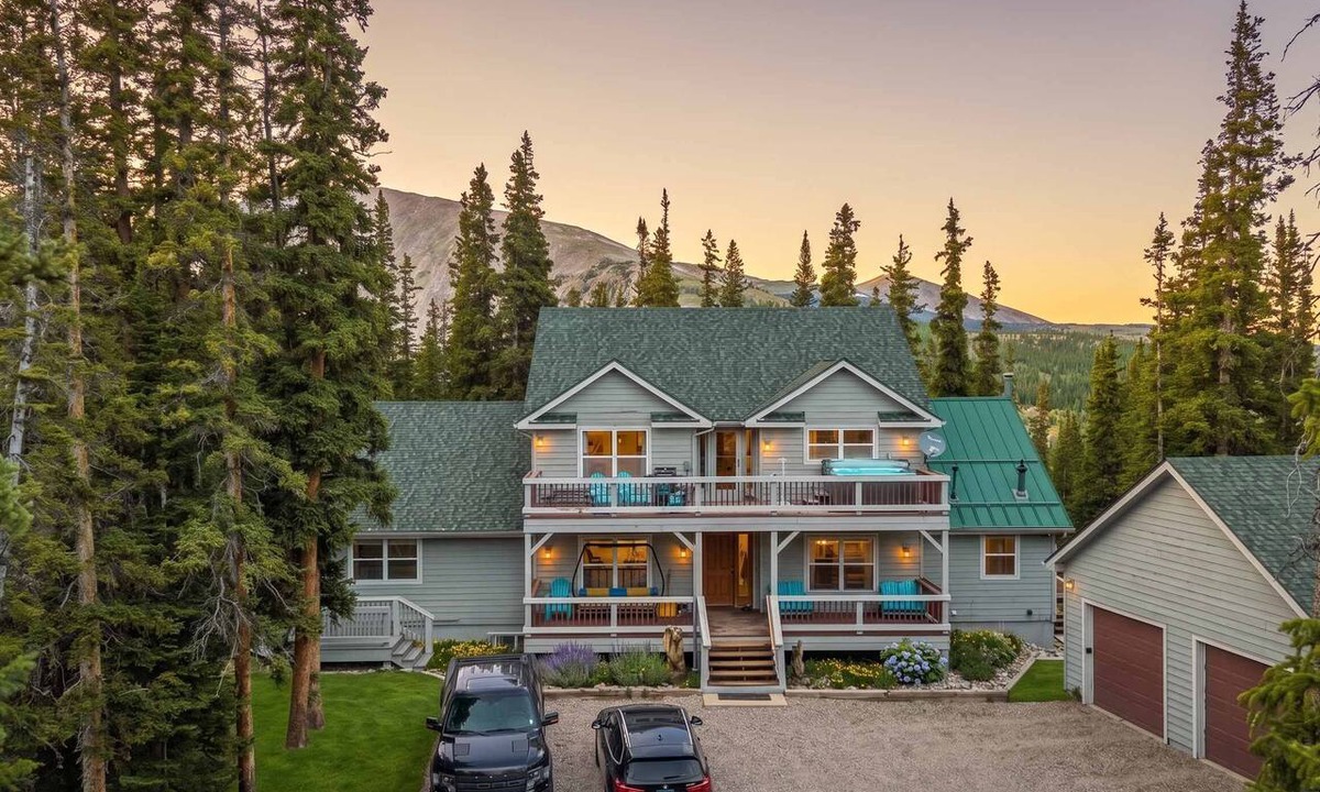 Quandary Village House | Summit County Escape | Private Hot Tub+ Deck