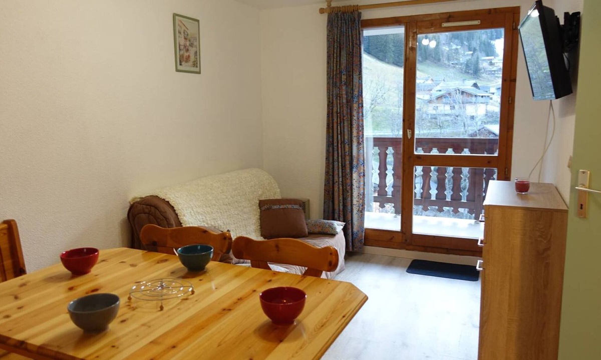 Areches Apartment | Sunny Apartment for 4 with Balcony, Close to Slopes in Beaufort