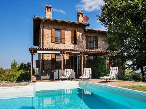 Tabiano Castello House | Sunny holiday home with swimming pool
