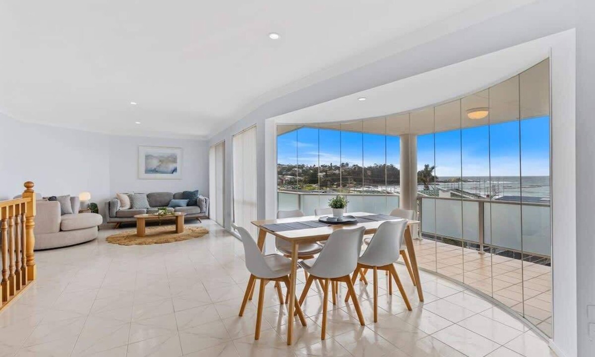 Malua Bay House | Sunrise on the Bay