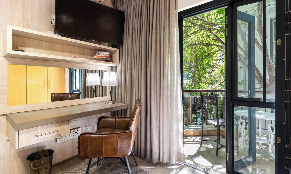 Stellenbosch Central Apartment | Super Cute Apartment in most loved Church Street - walk to restaurants