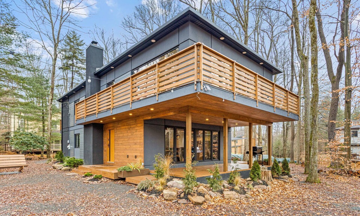 Pocono Pines House | Superb 6-bedroom house with HVAC in charming Pocono Pines